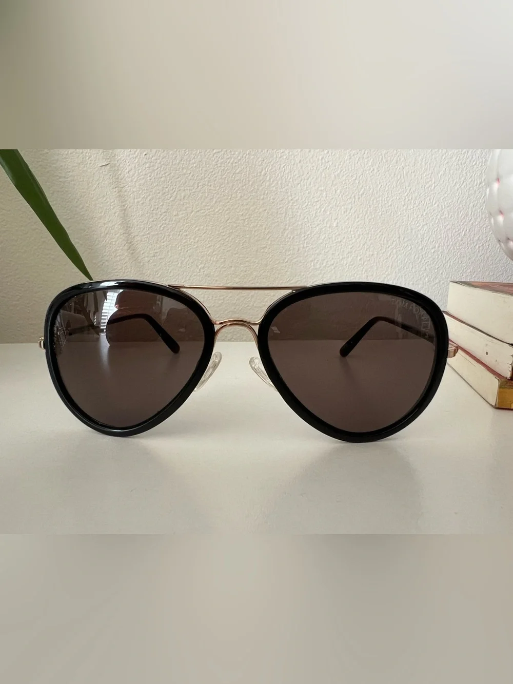 Tom Ford unisex Aviator Sunglasses in Black and Gold (comes with case)